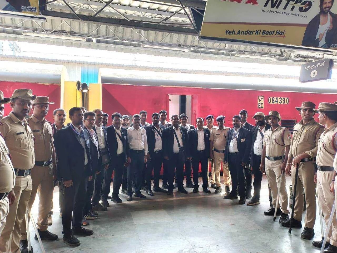 समस्तीपुर: मंडल में पहली बार लाल गाड़ी से किया गया टिकट चेकिंग 4