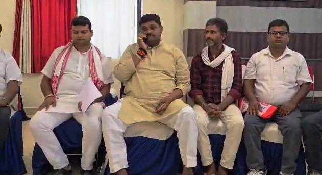 जिला परिषद अपनी पांच सुत्रीय मांग को लेकर आगामी 29 अप्रैल को करेंगे समाहरणालय पर धरना प्रदर्शन 1