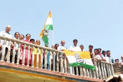 हर घर तिरंगा झण्डा लगाने को लेकर पुर्व विधायक अमिता भुषण ने की शुरुआत 28