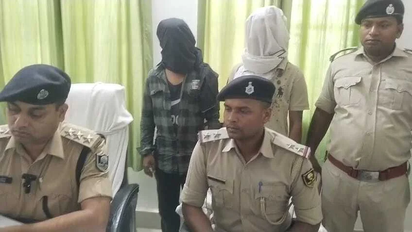 कैमूर पुलिस को मिली बड़ी कामयाबी,ढाई करोड़ के हीरोइन के साथ दो युवक को किया गिरफ्तार 1