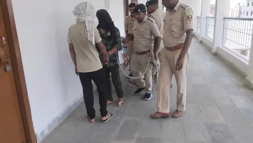 कैमूर पुलिस को मिली बड़ी कामयाबी,ढाई करोड़ के हीरोइन के साथ दो युवक को किया गिरफ्तार 3