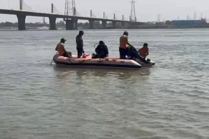 बेगूसराय जिले के सिमरिया गंगा घाट पर स्नान के दौरान डूबने से दो युवक की मौत,शव की खोजबीन जारी 25