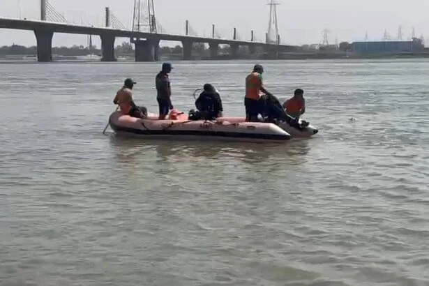 बेगूसराय जिले के सिमरिया गंगा घाट पर स्नान के दौरान डूबने से दो युवक की मौत,शव की खोजबीन जारी 3