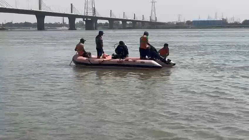 बेगूसराय जिले के सिमरिया गंगा घाट पर स्नान के दौरान डूबने से दो युवक की मौत,शव की खोजबीन जारी 6
