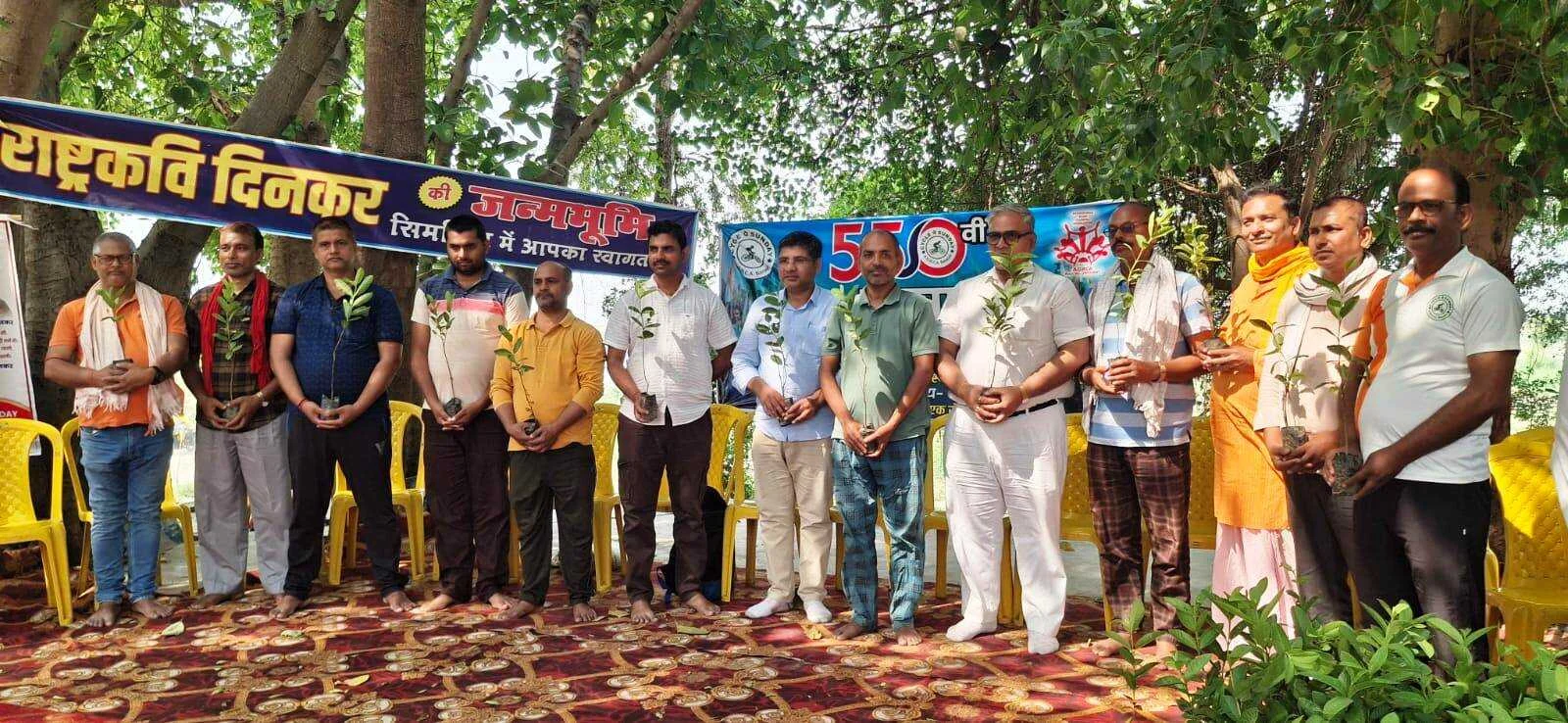 साइकिल पे सन्डे की 550 वीं यात्रा संम्पन्न, राष्ट्रकवि दिनकर के गांव सिमरिया के चौपाल पर लघु संगोष्ठी का आयोजन 3