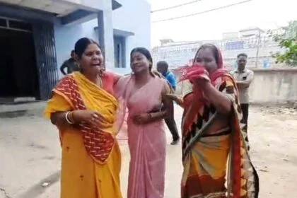 नालंदा: अज्ञात वाहन ने स्कूटी सवार दंपति को मारी ठोकर,पत्नी की घटना स्थल पर मौत, पति घायल 25