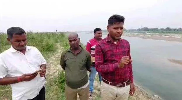 बेगूसराय में सगुन तिलक में शामिल होने पहुंचे बुजुर्ग का गंगा किनारे पानी में तैरता हुआ मिला शव 3