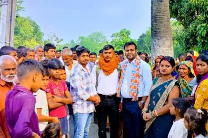 बेगूसराय में आर्मी में बहाली के उपरांत ट्रेनिंग से पुर्व तीन युवक को अभाविप ने दी शुभकामनाएं 16