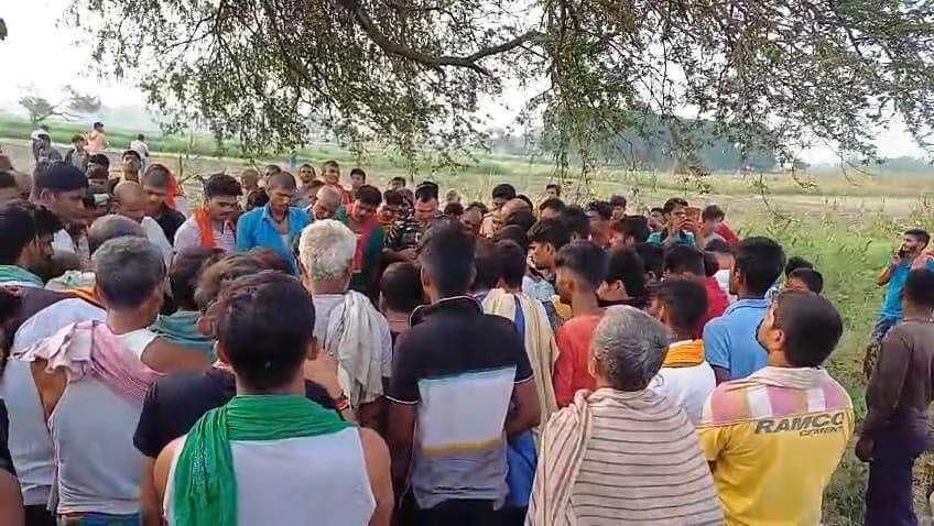 खगड़िया: बबूल के पेड़ से लटका मिला युवक का शव, इलाके में फैली सनसनी 2
