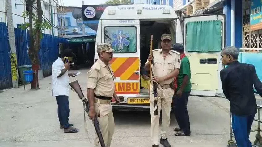बेगूसराय मे दरभंगा जिला के रहने वाले एक व्यक्ति सड़क हादसे मे बुरी तरह जख्मी 4