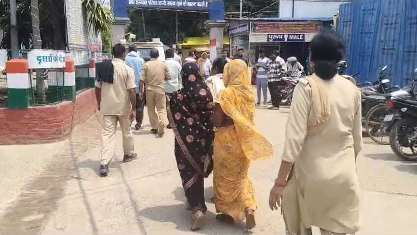 बेगूसराय मे उत्पाद विभाग की टीम ने शराब बेचने और पीने के मामले मे नौ लोगो को किया गिरफ्तार 2