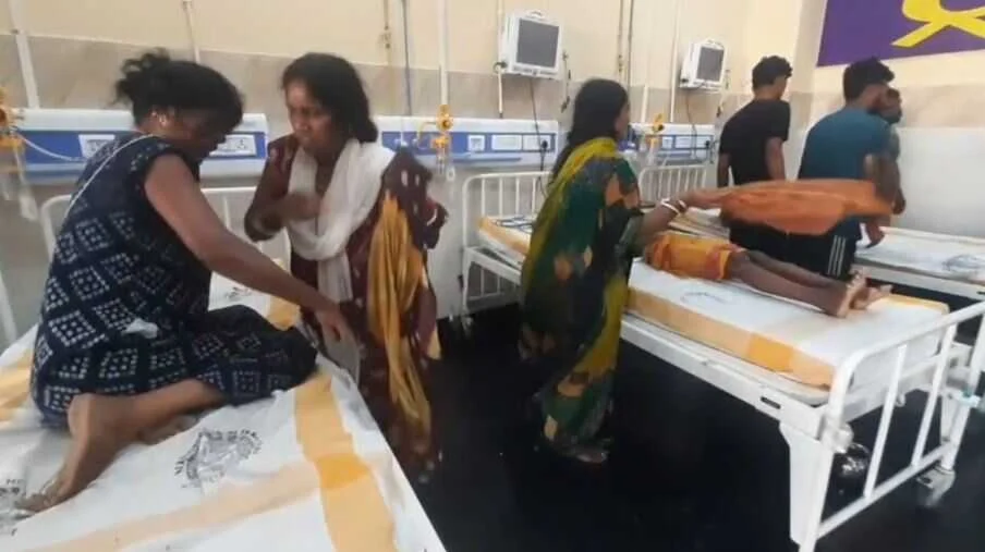 नालंदा: घर में खाना बनाने के दौरान सिलेंडर में लगी आग,आग बुझाने के चक्कर में तीन लोग झुलसे 12