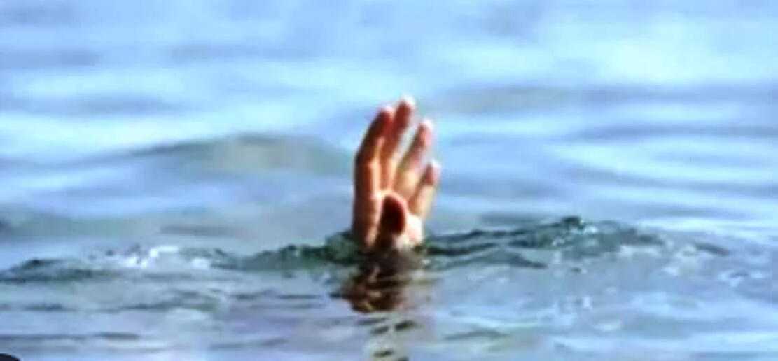 बछवाड़ा दियारे के गंगा नदी में स्नान के दौरान डुबने से एक युवक की मौत, परिजनों का रो रो कर हुआ बुरा हाल 6
