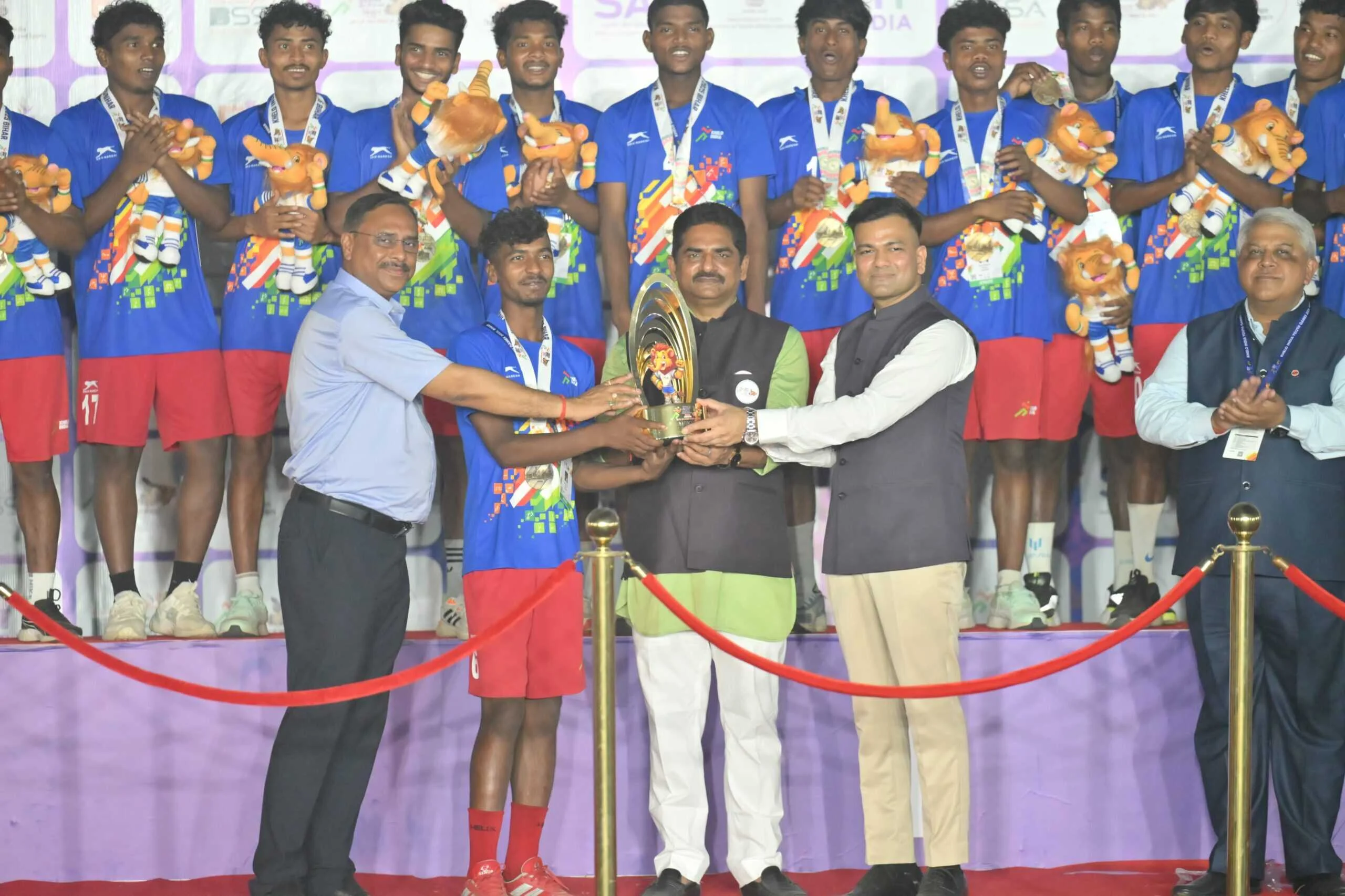 खेलो इंडिया यूथ गेम के तहत पुरूष वर्ग के फाइनल मुकाबले में झारखंड टीम ने रोमांचक मुकाबले में ओड़िसा की टीम को किया पराजित 5