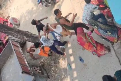 बेगूसराय में दबंगों ने घर में घुसकर पूरे परिवार को किया पिटाई, तीन लोग घायल  19
