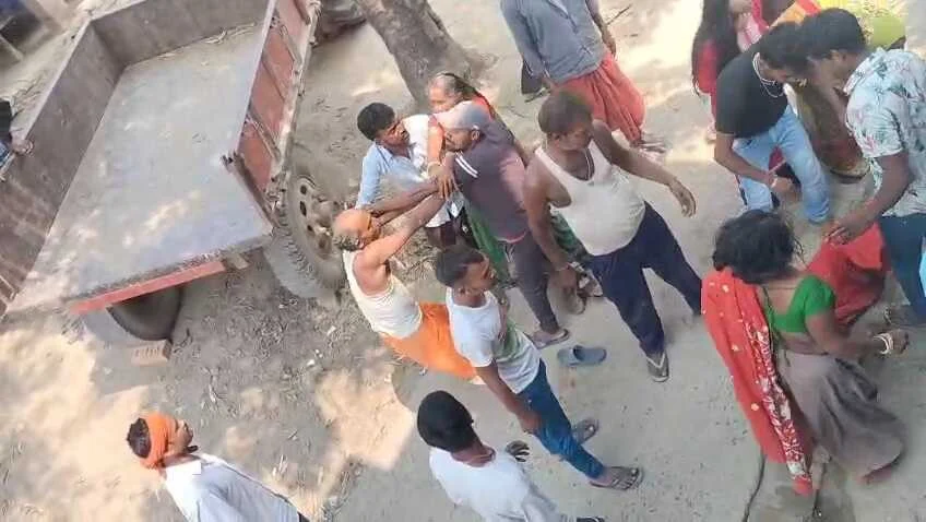 बेगूसराय में दबंगों ने घर में घुसकर पूरे परिवार को किया पिटाई, तीन लोग घायल  3