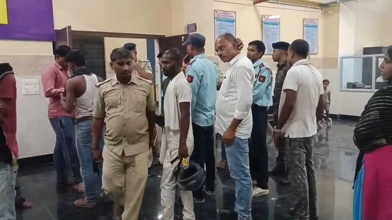 तिलक समारोह के दौरान हुई हर्ष फायरिंग, तीन लोगों को लगी गोली, एक अधेड़ की मौत, दो बच्चे जख्मी 3