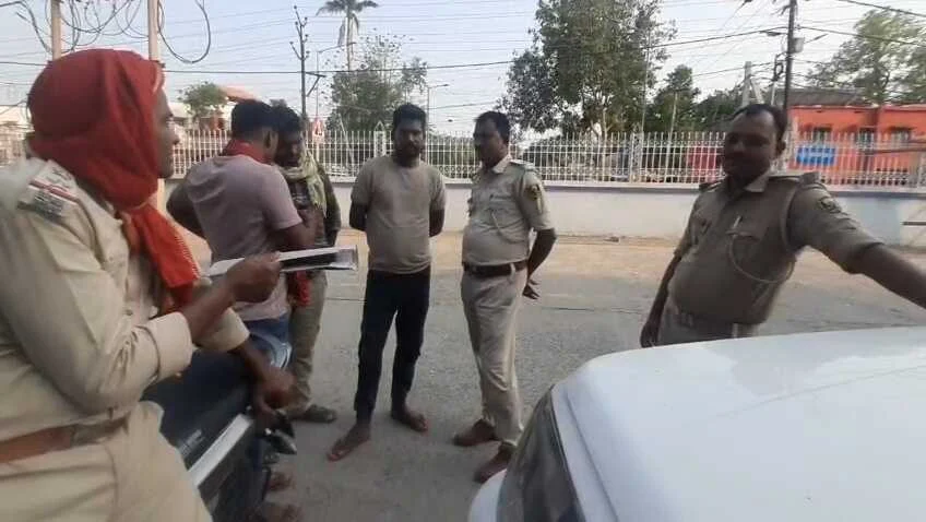 नालंदा: चार दिनों से गायब युवक का शव पंचायत सरकार भवन के शौचालय से बरामद, हत्या कर शव को लटकाए जाने की शंका 2