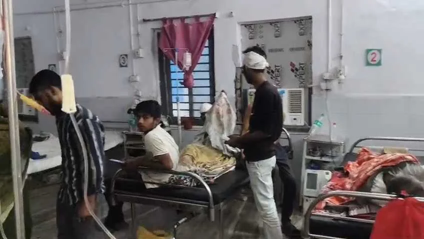बेगूसराय में रंगदारी नहीं देने पर अपराधियों ने एक साथ पांच भाई की जमकर पिटाई, सभी सदर अस्पताल में भर्ती 3