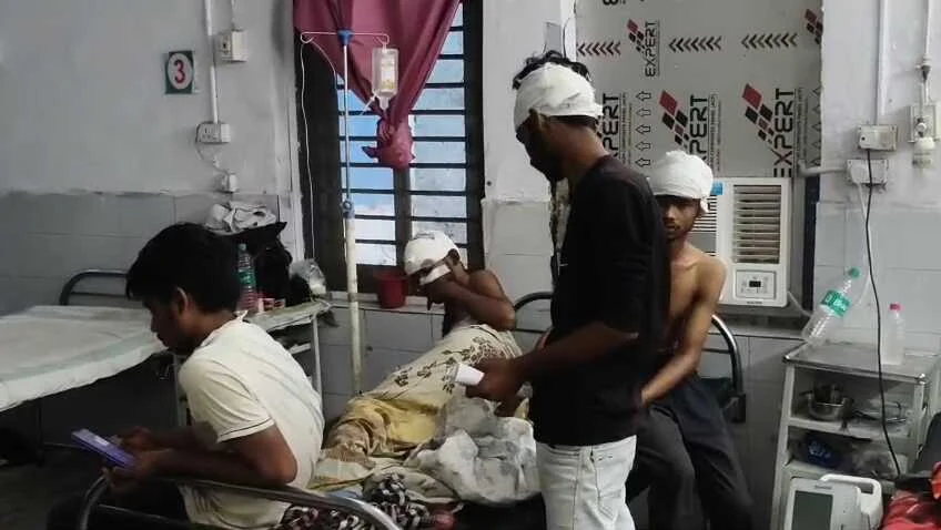 बेगूसराय में रंगदारी नहीं देने पर अपराधियों ने एक साथ पांच भाई की जमकर पिटाई, सभी सदर अस्पताल में भर्ती 4