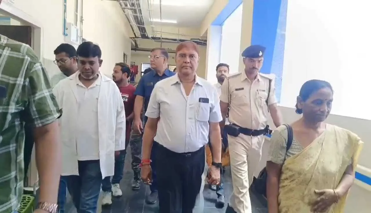 बिहार सरकार के वन पर्यावरण एवं जलवायु परिवर्तन मंत्री डॉ सुनील ने बिहार शरीफ के मॉडल अस्पताल का किया निरीक्षण 7