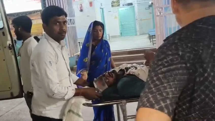 बेगूसराय में अज्ञात वाहन की चपेट में आने से बाइक सवार युवक गंभीर रूप से घायल, सदर अस्पताल में भर्ती 3