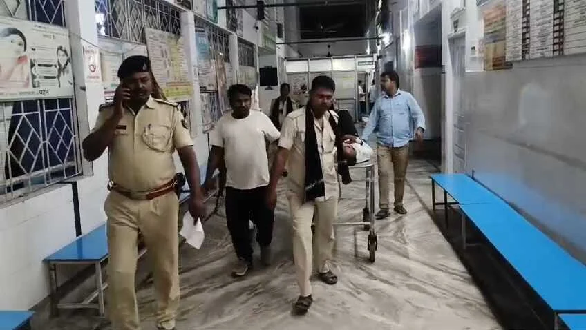 बेगूसराय में एसटीएफ और अपराधी के बीच मुठभेड़ में 25 हजार का इनामी अपराधी घायल, हथियार और गोली के साथ गिरफ्तार  2