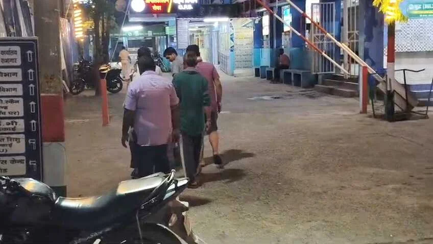 बेगूसराय में सड़क दुर्घटना में निजी बैंक के गार्ड की दर्दनाक मौत, परिजनों में मचा कोहराम 3