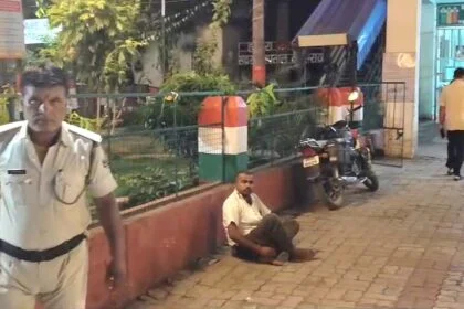 बेगूसराय में सड़क दुर्घटना में निजी बैंक के गार्ड की दर्दनाक मौत, परिजनों में मचा कोहराम 23