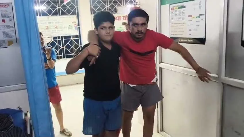 बेगूसराय में बेख़ौफ़ अपराधियों ने एक युवक को गोली मारकर किया गंभीर रूप से घायल,सदर अस्पताल में भर्ती 3