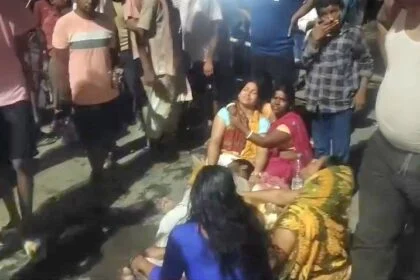 बेगूसराय में तेज रफ्तार स्कार्पियो ने एक मोटरसाइकिल सवार व्यक्ति को कुचला, व्यक्ति की घटना स्थल पर ही दर्दनाक मौत 28