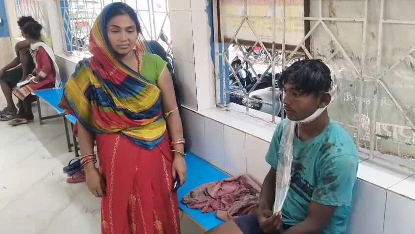 बेगूसराय मे एक युवक को घर से बुलाकर दियारे इलाके मे ले जाकर हाथ पैर बांध कर बेरहमी से किया पिटाई 2