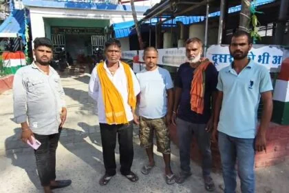 बेगूसराय में तेज रफ्तार ट्रैक्टर ने तीन लोगों को कुचला, एक व्यक्ति की मौत, दो लोग बुरी तरह से घायल 30