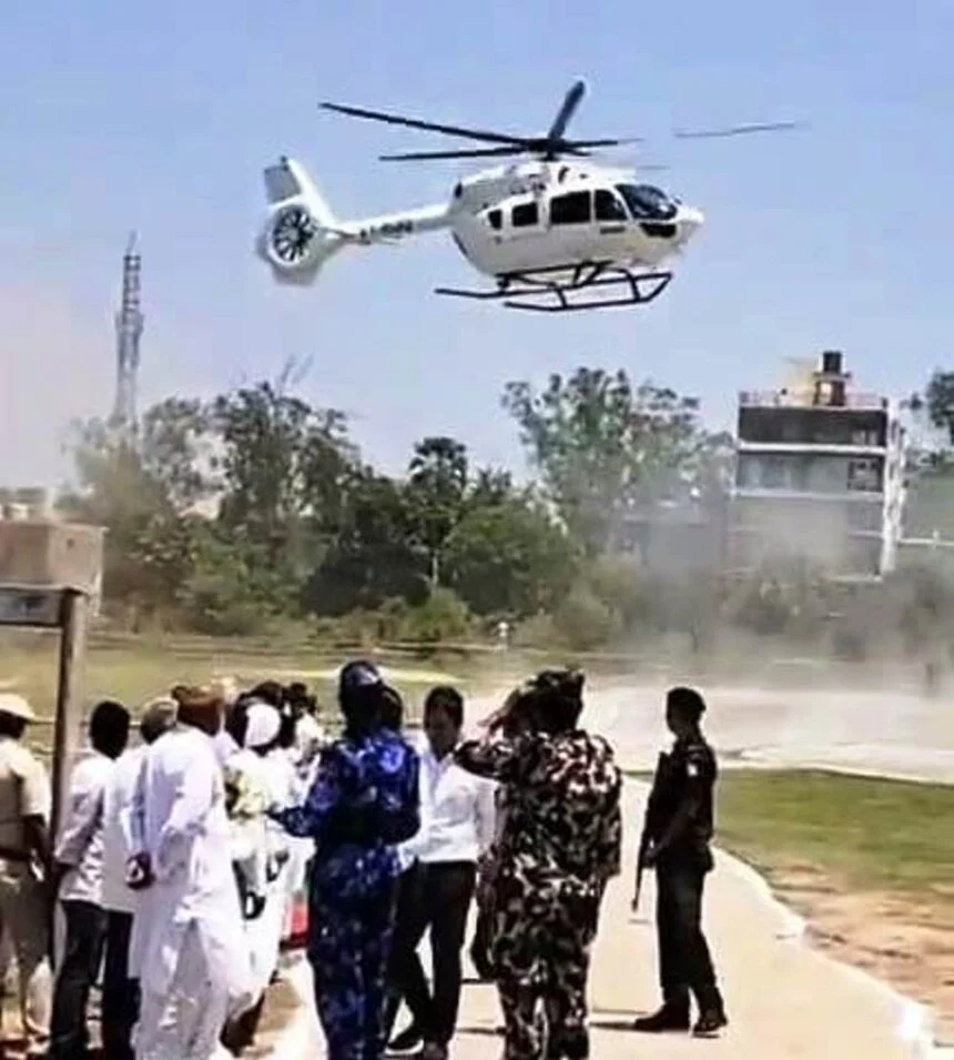 नालंदा: राजगीर में बड़ा हादसा होने से टला, मुख्यमंत्री के हेलीकॉप्टर की लैंडिंग के दौरान उड़ा टीन शेड, मची अफरातफरी 1