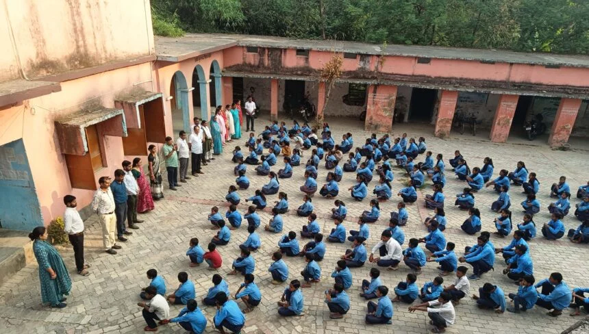 छात्र-छात्राओं सुरक्षित शनिवार को अगलगी के कारणों व बचाव की दी गई जानकारी 1