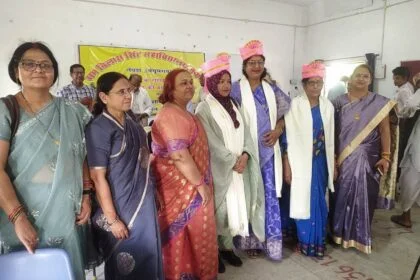 तेयाय कॉलेज में आयोजित कवि गोष्ठी में जुटे कई नामचीन कवि 29
