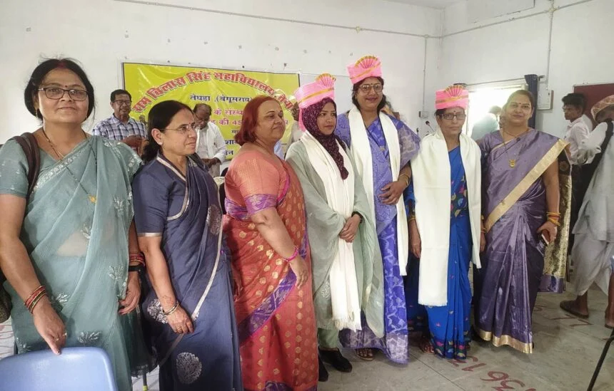 तेयाय कॉलेज में आयोजित कवि गोष्ठी में जुटे कई नामचीन कवि 1