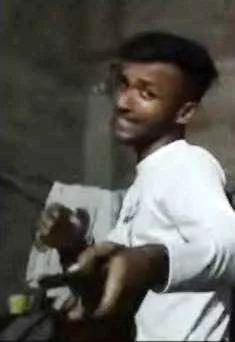 बेगूसराय में अपराधी बेख़ौफ़ होकर हाथ में हथियार लेकर भोजपुरी गाने पर वीडियो बनाकर कर रहा है सोशल मीडिया पर वायरल 2