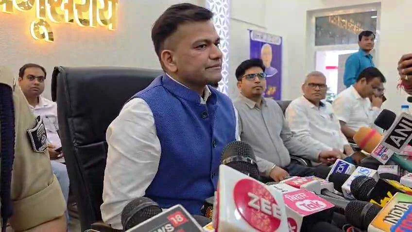 केन्द्र सरकार के निर्देश पर बेगूसराय जिले में मॉक ड्रिल के तहत सात बजे से सात बजकर दस मिनट तक रहेगा ब्लैंक आउट 12