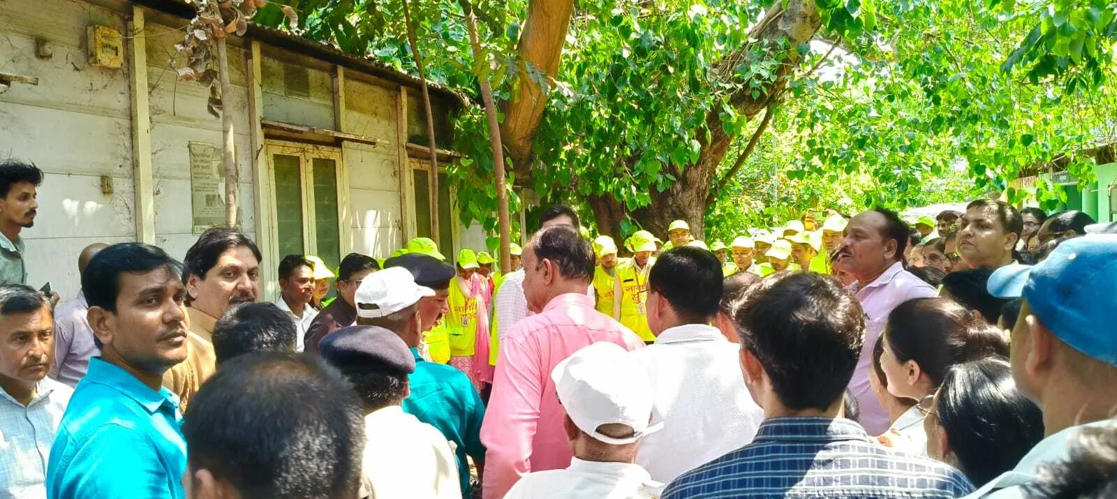 खेलो इंडिया यूथ गेम के तहत बेगूसराय मे  हो रहे फुटबाल मैच के तीसरे दिन सुबह में महिला के ग्रुप बी वर्ग का दो मैच खेला गया। 2
