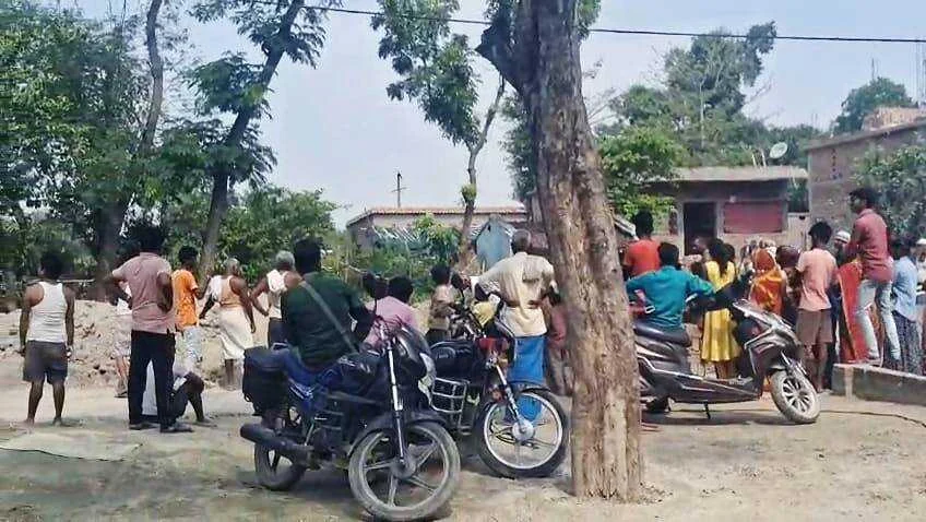 समस्तीपुर: बिना अनुमति के ले जा रहा है खेतों से जल आपूर्ति का पाइपलाइन, जमीन मालिको ने किया विरोध 1