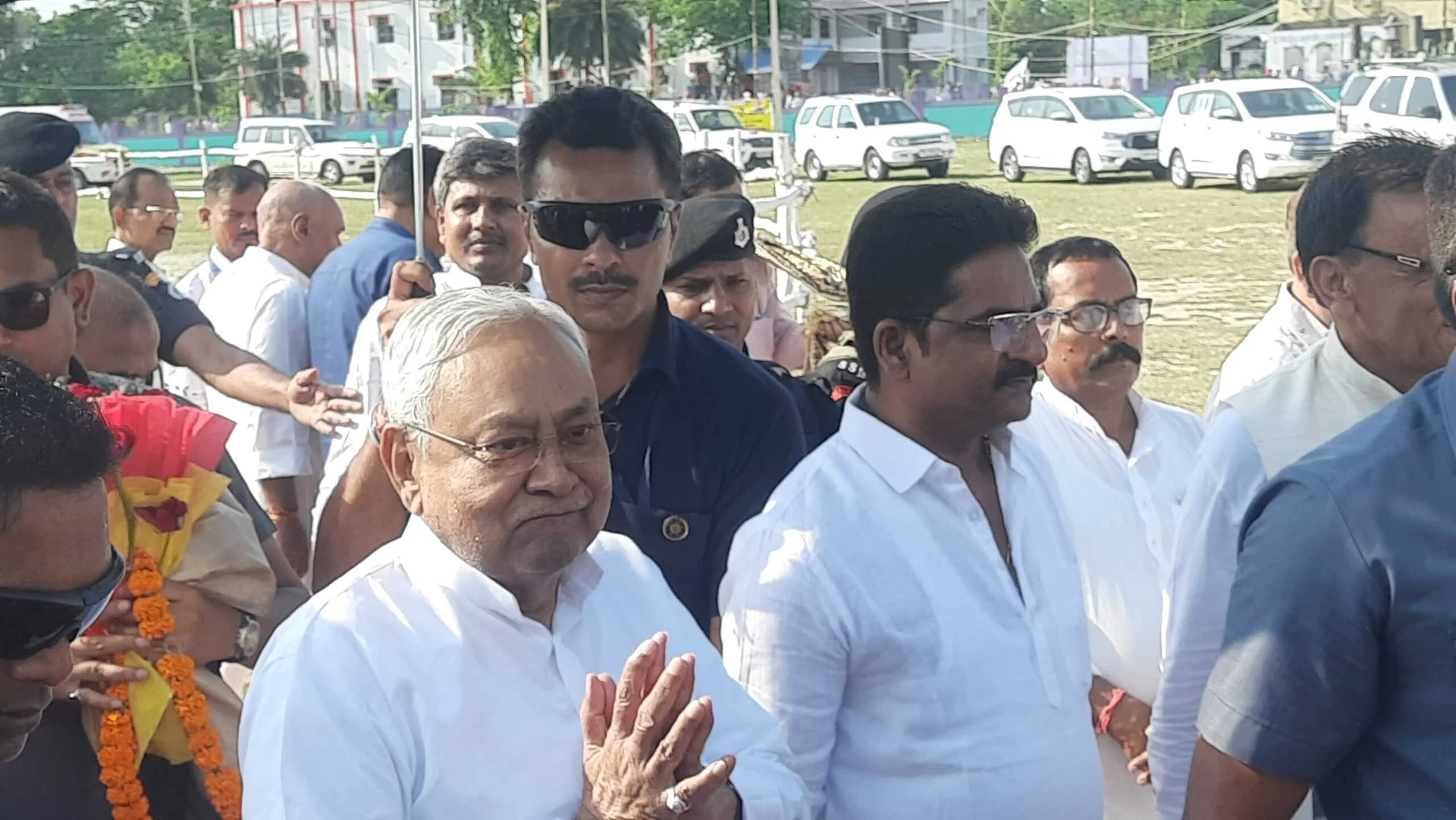 मुख्यमंत्री नीतीश कुमार बेगूसराय में आयोजित खेलो इंडिया यूथ गेम में फुटबाल मैच का लुत्फ उठाया 3