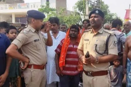 दबंग शराब माफिया ने युवक को मारी गोली, युवक की मौत, आक्रोशित ग्रामीणों ने किया सड़क जाम 23
