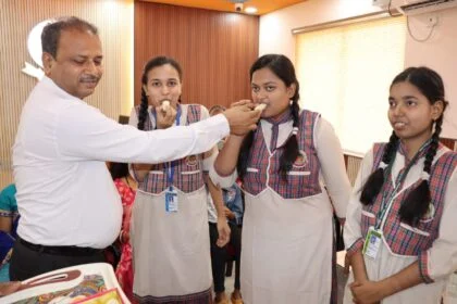 डीएवी एचएफसी बरौनी का दसवीं व बारहवीं कक्षा का परिणाम शत प्रतिशत, छात्रों में खुशी 29