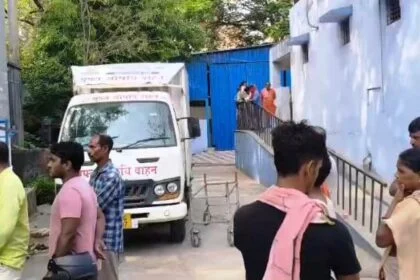 गले में फंदा डालकर 20 वर्षीय युवक ने किया खुदकशी,परिजनों में मचा कोहराम 20