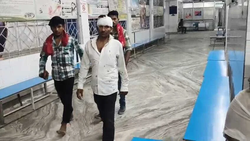 बेगूसराय मे जमीन विवाद मे अपने ही रिस्तेदार मारपीट, महिला समेत कई लोग घायल,सदर अस्पताल में भर्ती 3