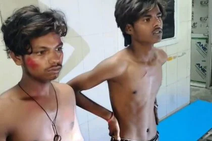 बेगूसराय में दोस्त की बहन के साथ छेड़खानी का विरोध करना दो युवक को पड़ा महंगा, बेल्ट और लाठी डंडे से बेरहमी से किया पिटाई 26