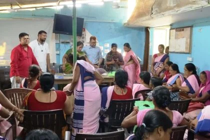 प्राथमिक स्वास्थ्य केंद्र भगवानपुर में आशा कार्यकर्ताओं को एफपीएलएमआईएस ऐप का दिया गया प्रशिक्षण 16