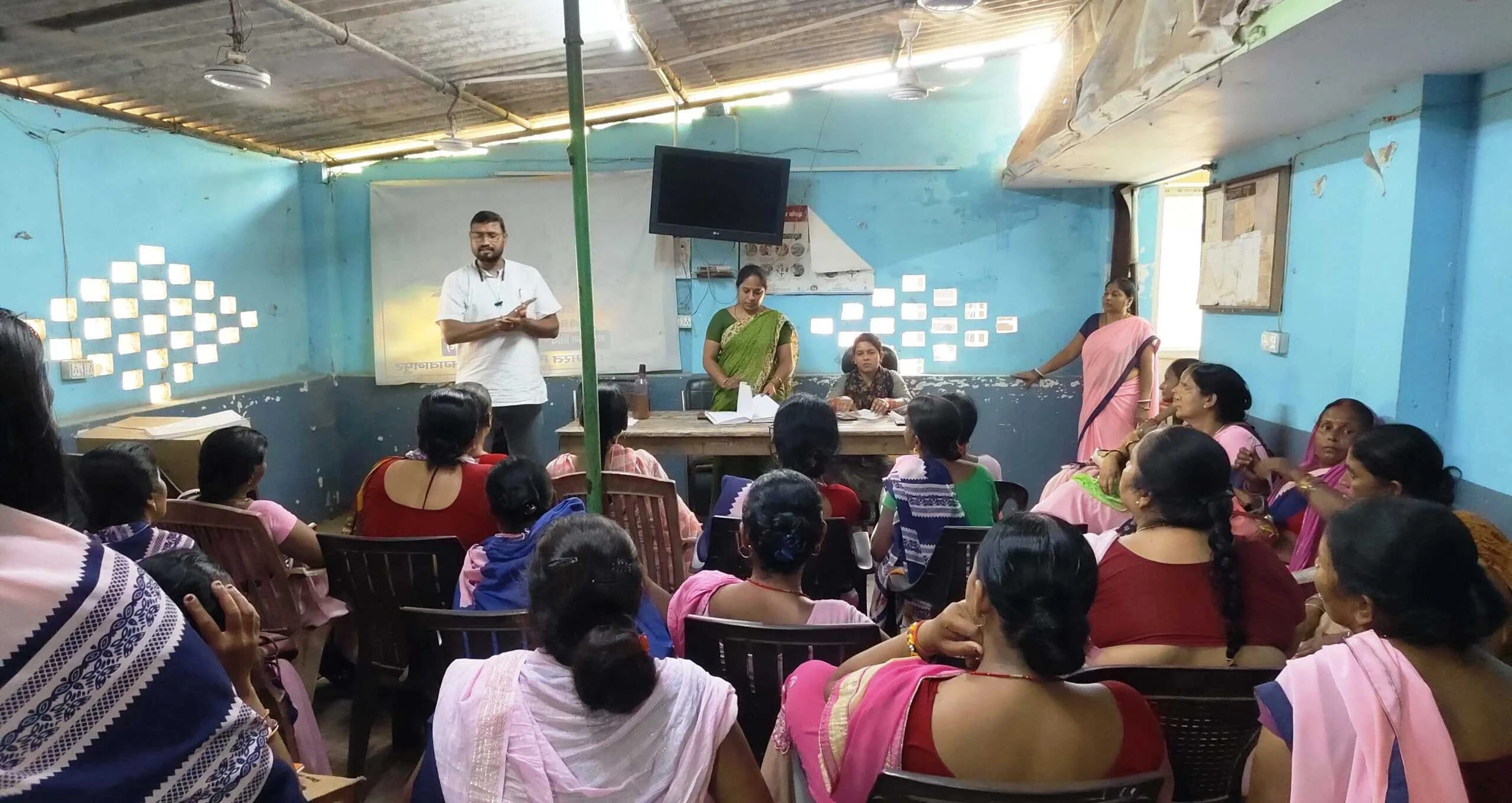 प्राथमिक स्वास्थ्य केंद्र भगवानपुर में आशा कार्यकर्ताओं को एफपीएलएमआईएस ऐप का दिया गया प्रशिक्षण 2
