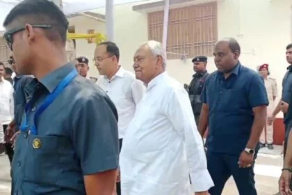 बिहार के मुख्यमंत्री नीतीश कुमार पहुंचे कल्याण बीघा, पत्नी स्वर्गीय मंजू देवी के पुण्यतिथि के मौके पर स्मृति वाटिका स्थित आदमकद प्रतिमा पर किया पुष्प अर्पित 31